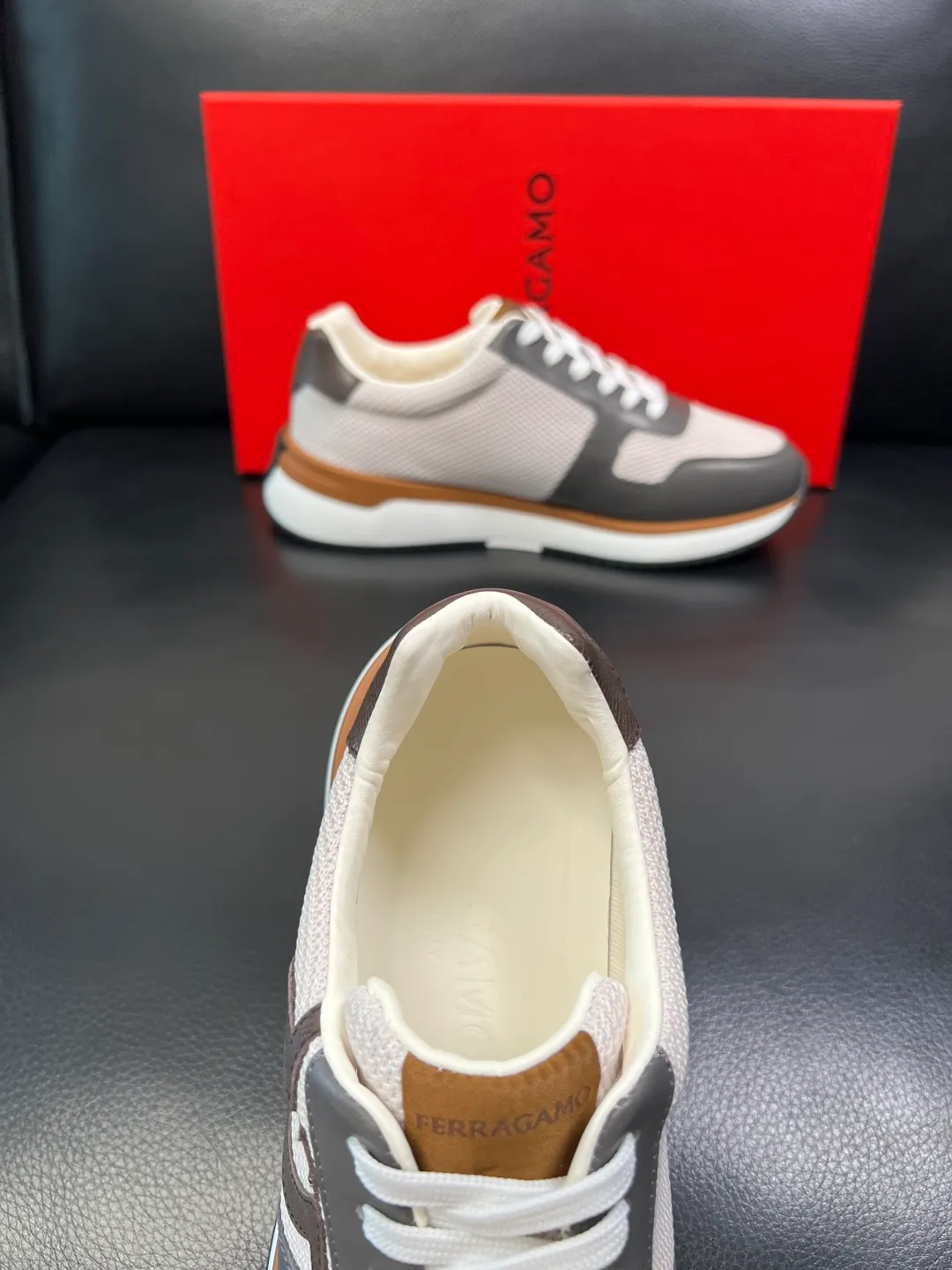 Men's shoes 💰820 Ferragamo High-quality top craftsmanship Ferragamo counters sell original factory configuration, imported original cowhide from Italy, imported water-dyed cow lining, soles: original factory special original soles are super comfortable, original factory and single goods, welcome to compare at the same time at the counter, code number 38-44 (customized 45 46)